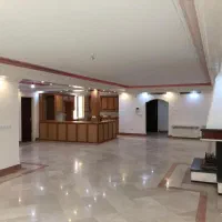 ۱۹۰متری/قلهک/۳خواب/غرق نور