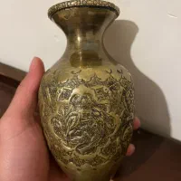 یک عدد گلدان قدیمی برنجی آنتیک