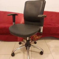 صندلی جکدار گردان چرخدار مارک شرکتی Live