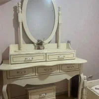 تخت دونفره و میز آرایش