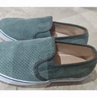 تعدادی کفش دخترانه ۶ سال، در حد نو