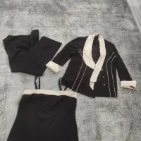 تعدادی کت و شلوار و دامن خارجی
