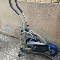 دوچرخه ورزشی ثابت .