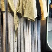 فروشنده و ادمین حضوری ( خانم )