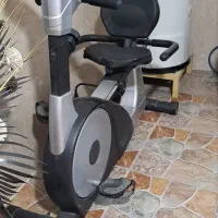 یک دوچرخه ثابت مدل Alco