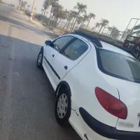 پژو ۲۰۶ صندوقدار تیپ ۵ مدلV8 سفید رنگ