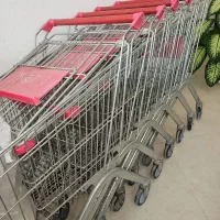 ۶عدد سبد فروشگاهی ویک عدد میز کار