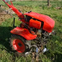 خدمات باغبانی وقطره ای شخم با دستگاه تیلر پرقدرت