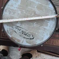 طبل کوچک اندازه ش مشخصه