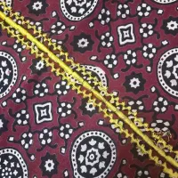 پارچه رومیزی و لباس سنتی پشم و ابریشم