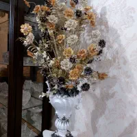 گل به همراه گلدان