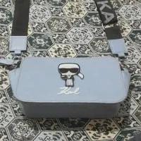 کیف دوشی|کیف، کفش، کمربند|رشت, فلسطین|دیوار