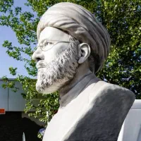 سردیس رهبر شهید و شهدای ایران