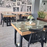 میز ۴ نفره خیلی تازه تمیز مرتب