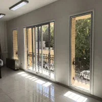 نصاب پنجره ،برش کار،کارگر