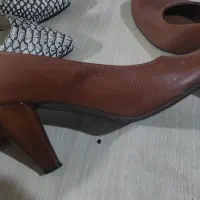 دو جفت کفش پاشنه دار