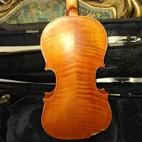 ویولون آماتی ۲۰۰ قدیمی