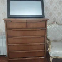 دراور چوبی قهوه‌ای و میز چرخ خیاطی|جاکفشی، کمد، دراور|تهران, ستارخان|دیوار