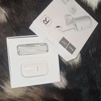 ایرپاد تک گوش