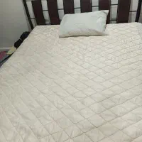 یک عد تخت فلزی دونفره ویکعد قالی درحد نو|تخت و سرویس خواب|شادگان, |دیوار