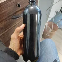 بطری ۱ لیتری دودی دهانه ۲۸ با درب