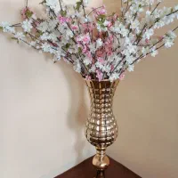 گل و گلدان