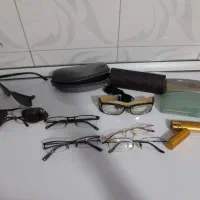 تعدادی عینک همراه قاب فروش فوری