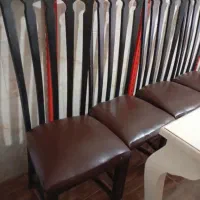 ۸عدد صندلی و ۲عدد صندلی اداری