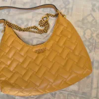 کیف زنانه برند Guess خرید از اروپا با بارکد اصل