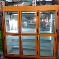 چند عدد یخچال ویترینی