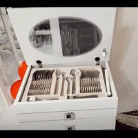 میز چوبی قاشق چنگال