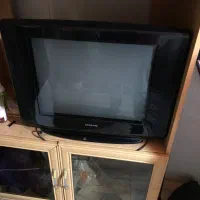 تلویزیون ۲۱ اینچ سامسونگ و میز تلویزیون