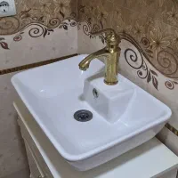 روشویی به همراه آینه و باکس