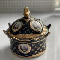 ظروف سورمه ایی طلا کوب