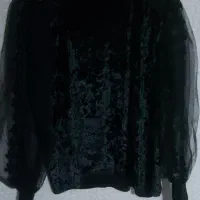 تعدادی شومیز مجلسی و بافت زنانه نو|لباس|شیراز, قلعه شاهزاده بیگم|دیوار