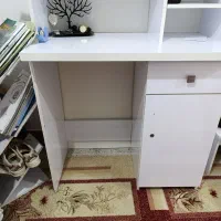 میز تحریر به همراه کتابخانه