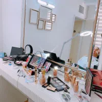 اجاره میز ناخن و صندلی به ارایشگر