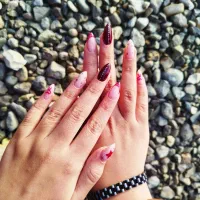 خدمات ناخن با قیمت مناسب