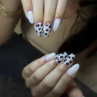 کاشت ناخن فقط 400