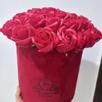 باکس گل رز مصنوعی کاملا سالم درحد نو