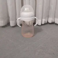 شیشه آب نوزاد