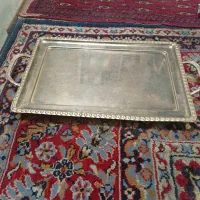 یک عدد سینی قدیمی تمیز وسالم پایه دار1200