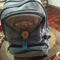 کیف مدرسه لی