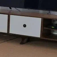 زیر تلویزیون هایگلاس