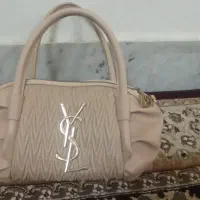 ست دو تیکه کت شلوار مشکی زنانه با یک کیف دستی