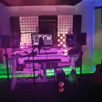 آهنگسازی و تنظیم و استودیو و آموزش میکس و مسترینگ