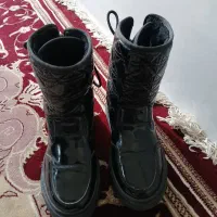 پوتین|کفش و لباس بچه|شیراز, سیاه سنگ|دیوار