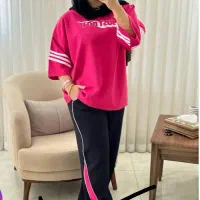 ست لباس زنانه و دخترانه.