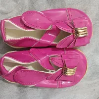 چن جفت کفش هستن نووتمیز اصلاپوشیده نشدن