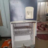 یخچال کارکرده در فریزر افتاده دارمش ولی سالمه